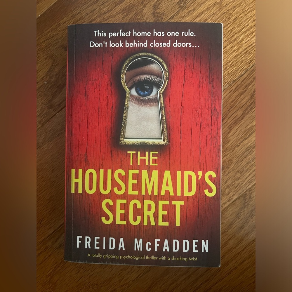 Book - The Housmaids Secret by Freida McFadden